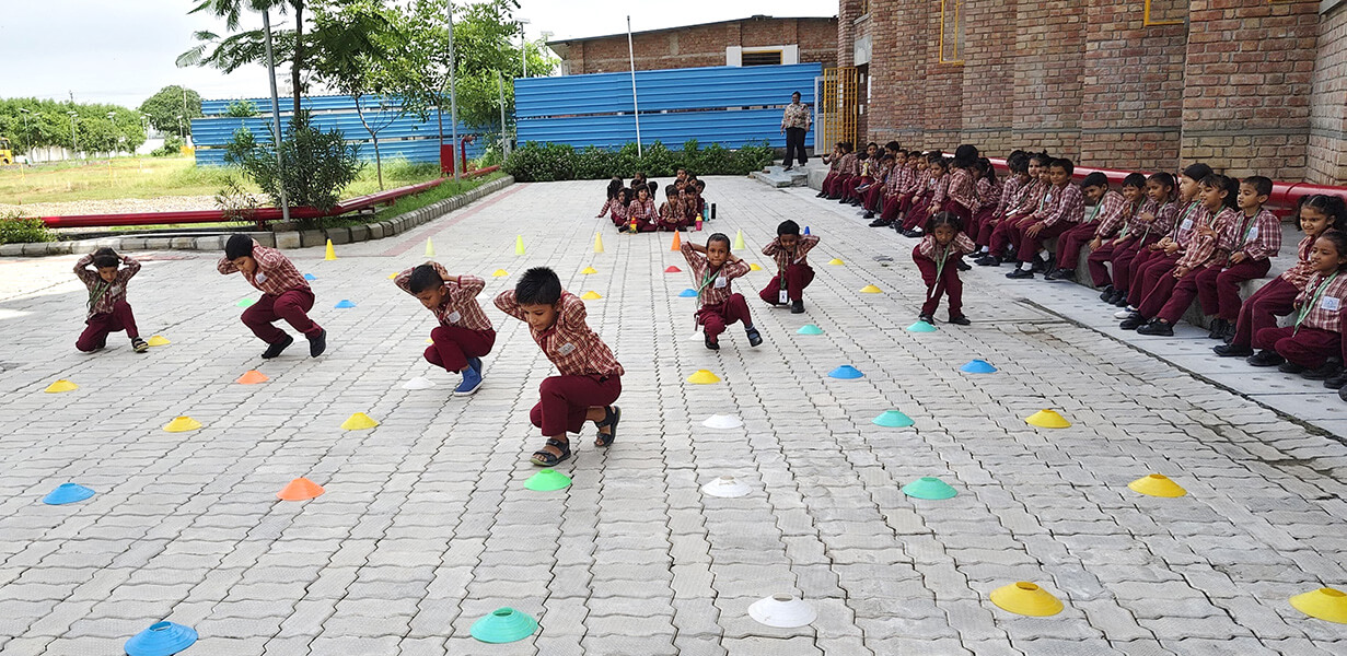 Duck Walk Race